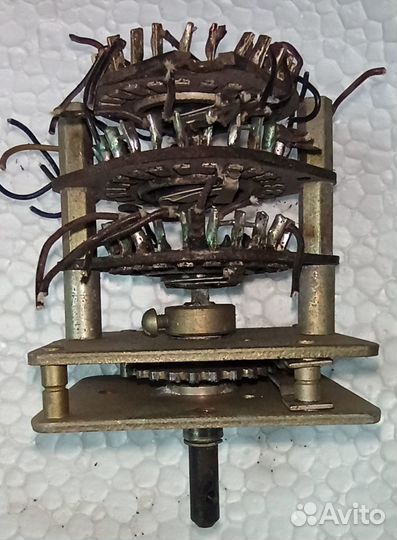 Переключатели поворотные ползунковые галетные