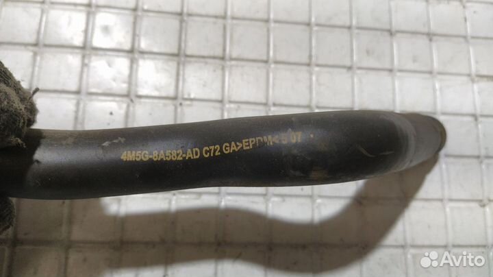 Патрубок системы охлаждения Ford Focus II 1.8