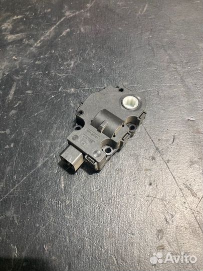 Сервопривод заслонок отопителя Bmw 3 E90