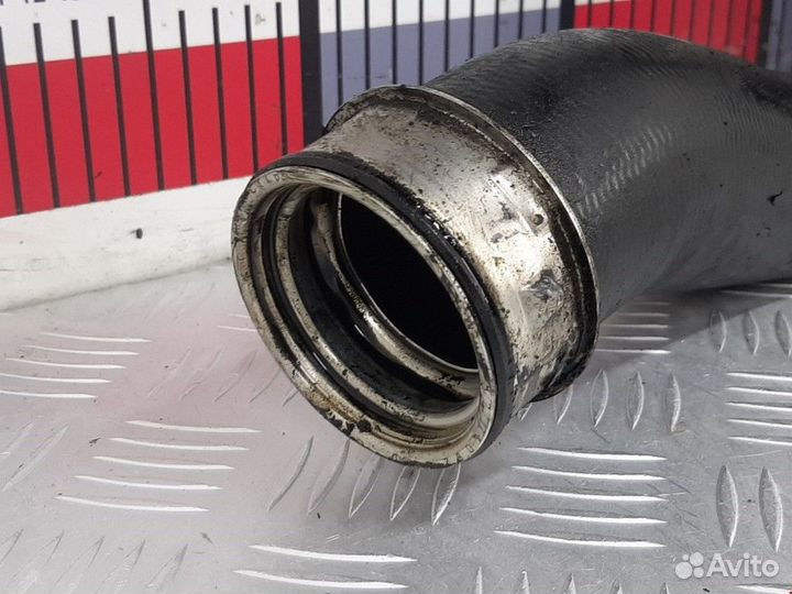 Патрубок интеркулера Volkswagen Phaeton 2008