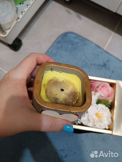 Цветы из мыла и свеча