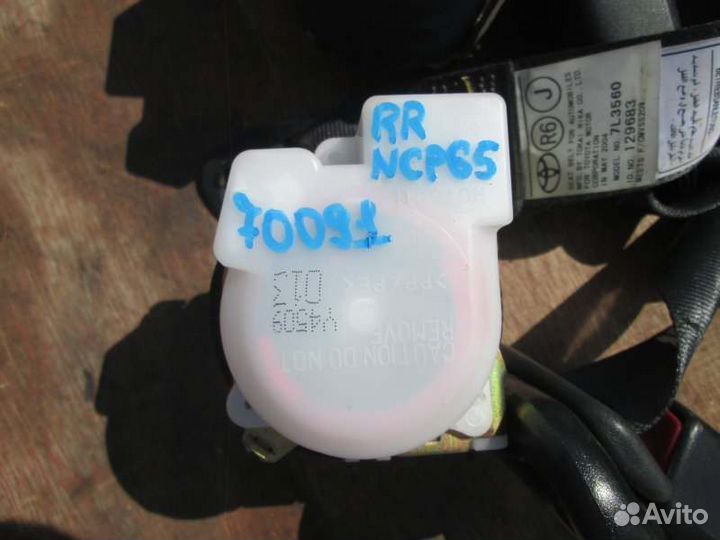 Ремень безопасности задний Toyota Ist NCP65 1NZ-FE