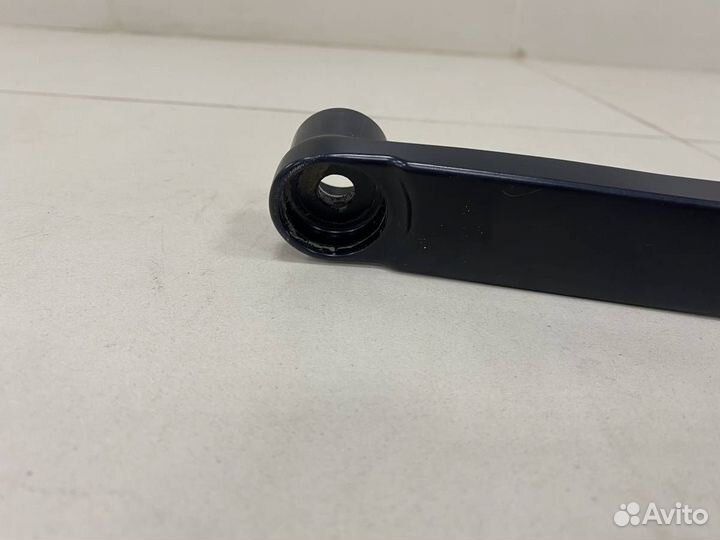 Поводок стеклоочистителя передний левый Hyundai So