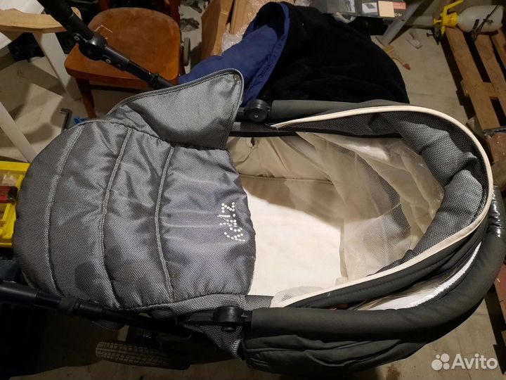Детская коляска zippy, есть летний блок. На лежаче