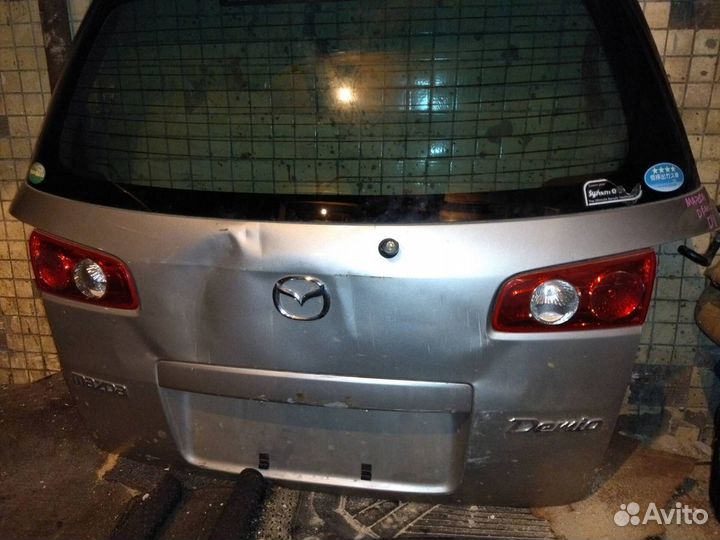 Дверь багажника Mazda Demio DY
