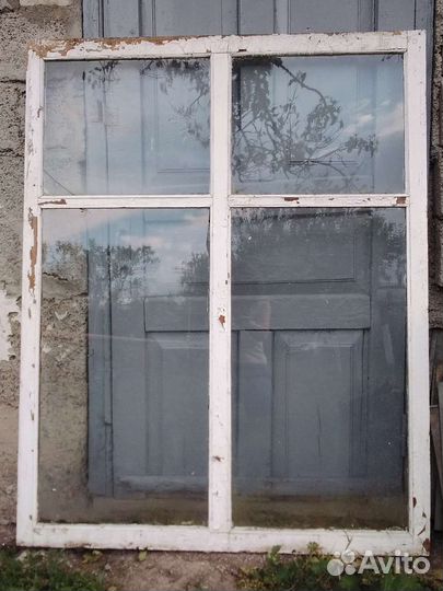 Деревянная оконная рама