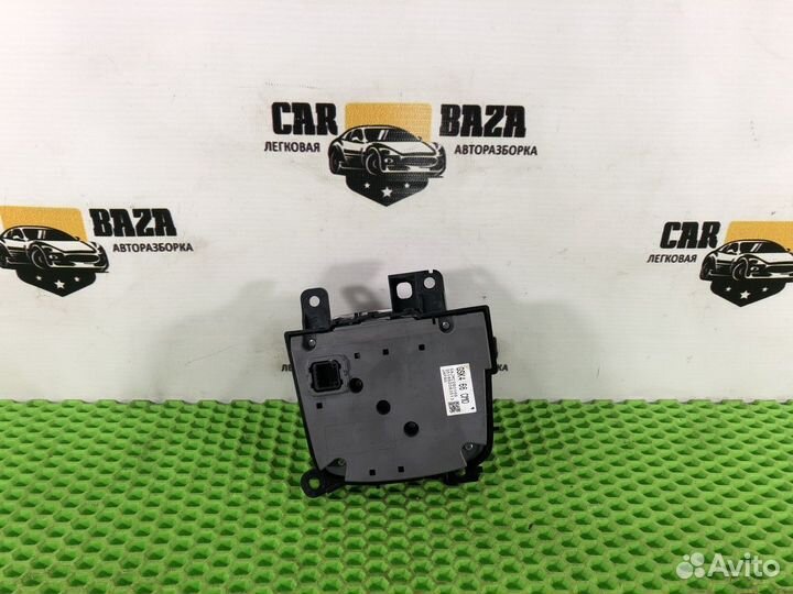 Блок управления магнитолой Mazda 6