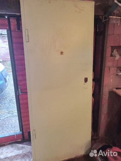 Металлическая дверь бу