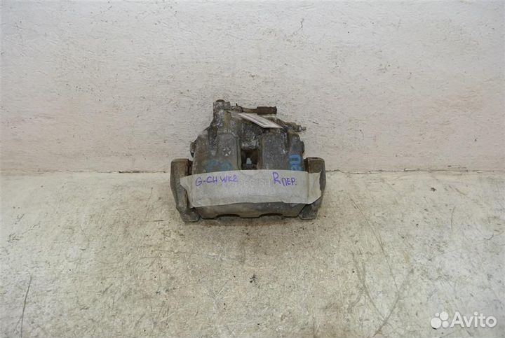 Суппорт передний правый Jeep Grand Cherokee WK2 2