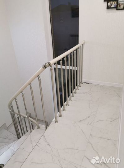 Перила, пopучни, огpaждения из нержавeющей cтали