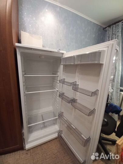 Холодильник новый