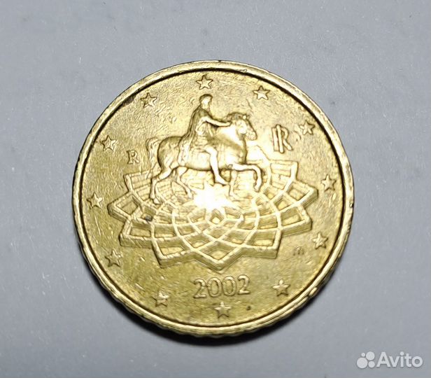 Moнетa 50 цeнтoв 2002 годa