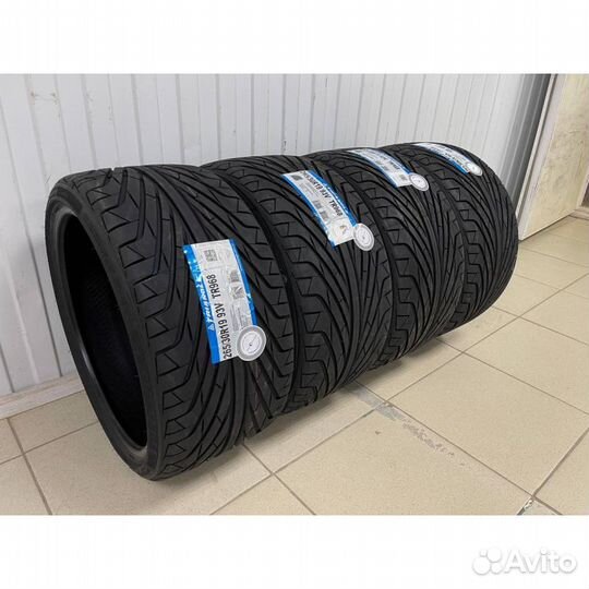 Triangle TR968 245/45 R18