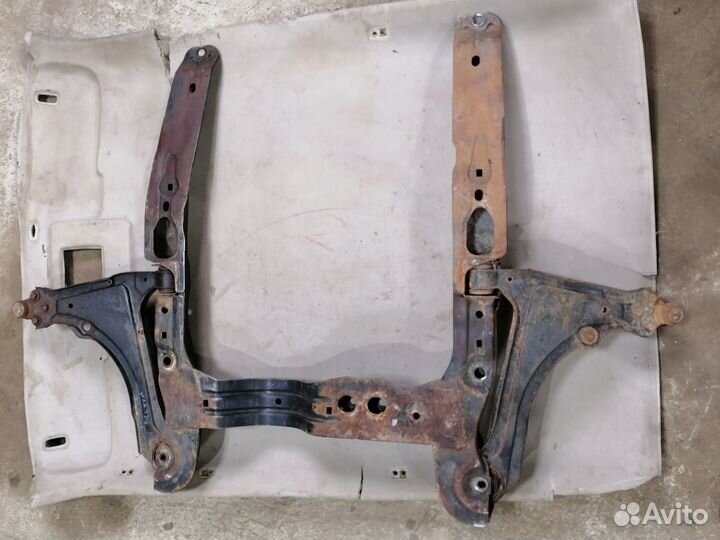 Подрамник Opel Vectra А C20NE 2.0 1988-1995