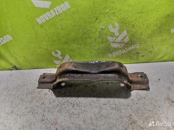 Кронштейн кпп бмв Е34