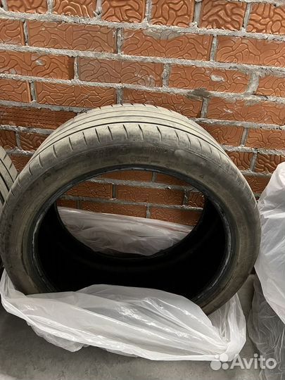 Michelin Pilot Sport 4 255/40 R19 и 285/35 R19