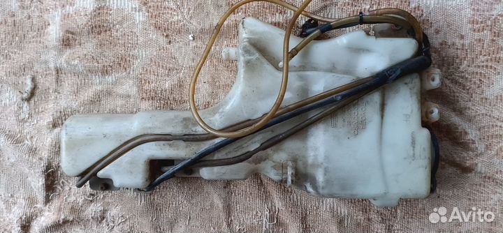 Бачок омывателя Toyota Ranner