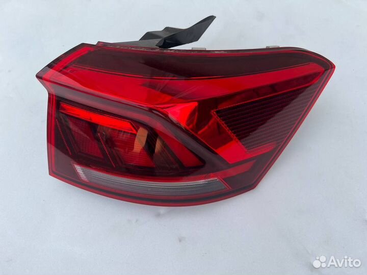 VW T-Roc фонарь внешний правый