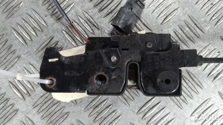 Замок капота 8T0823509 Audi A4 B8 (2007-2011)