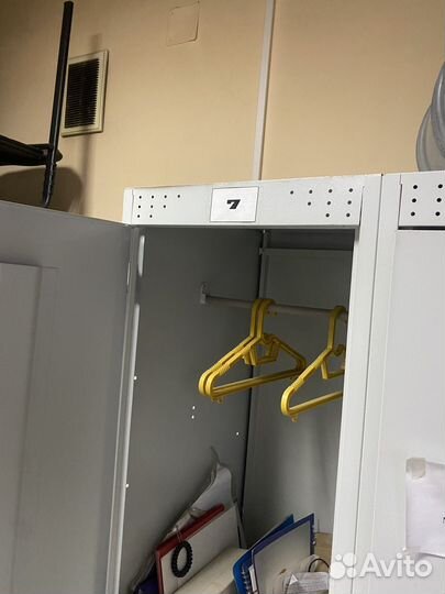 Шкаф металический для одежды