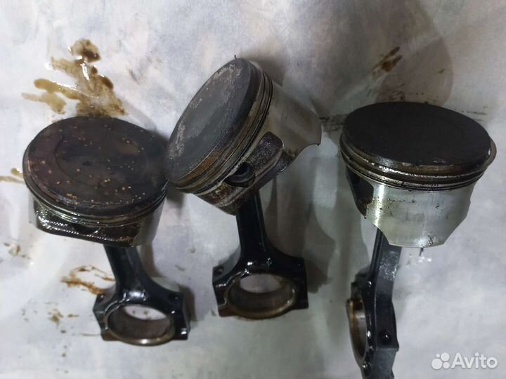 Поршень и шатун ford focus 2 (1.6)