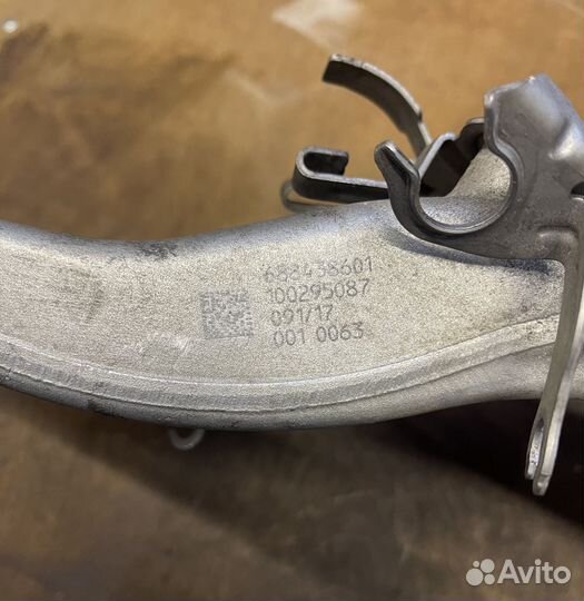 Кулак передний правый BMW G30 G31