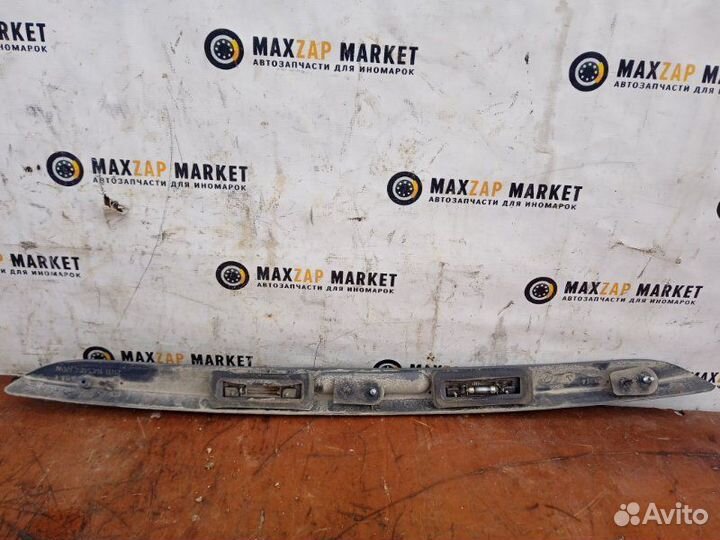 Накладка двери багажника Ford Fusion 1.4 2007 б/у