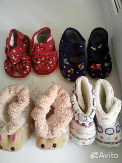 Детские вещи:чепчики,костюмч,тапки,туфли,кроссов