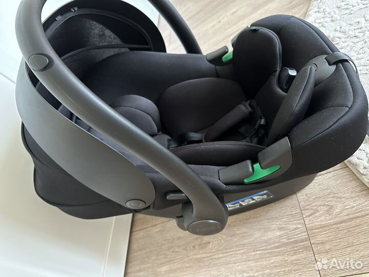 Автомобильное кресло