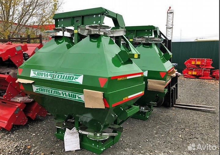 Разбрасыватель удобрений Оптсельмаш Фермер 900, 2023