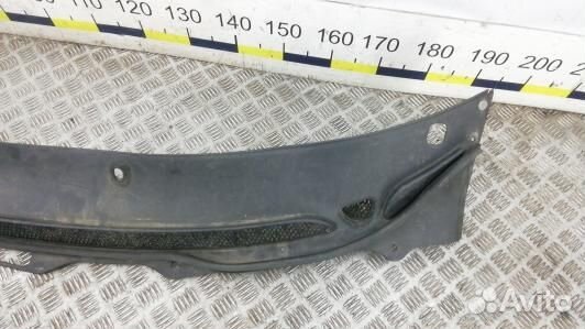 Накладка декоративная (жабо, дождевик) volvo XC70