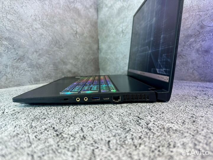 Игровой ноутбук MSI на Core i7-10750H/ RTX 3060