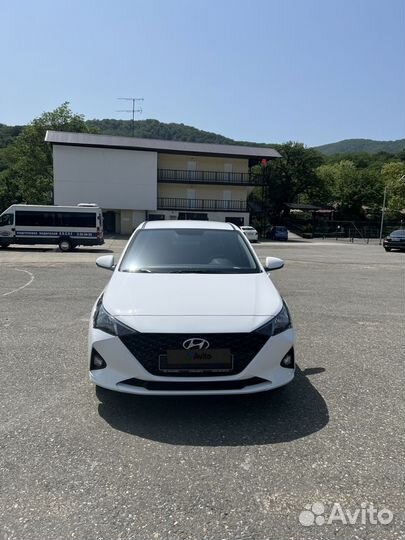 Hyundai Solaris 1.6 AT, 2021, 14 900 км