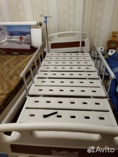 Медицинская кровать