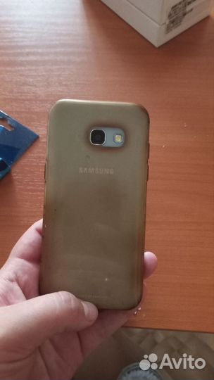 Samsung Galaxy A3 (2017) SM-A320F/DS, 2/16 ГБ