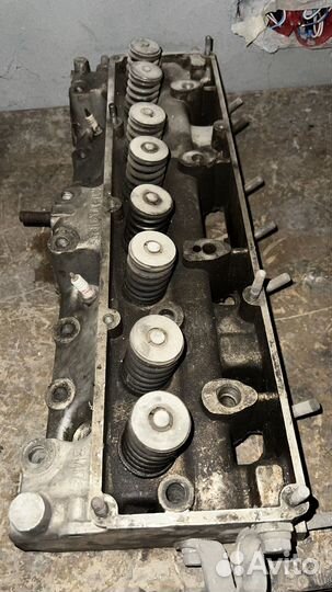 Головка двигателя