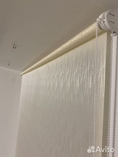 Рулонные шторы в коричневом коробе B6216