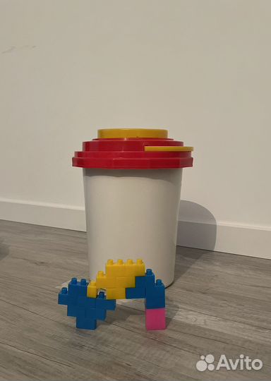 Большое ведро конструктора