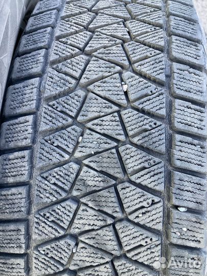 Bridgestone Blizzak DM-V2 235/65 R18