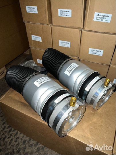 Пневмобаллон Volkswagen Touareg задний новый