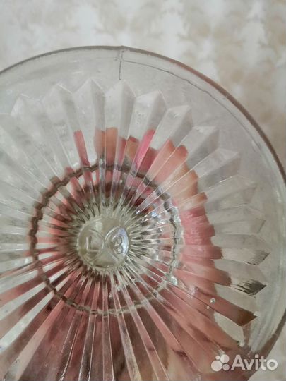 Ваза для фруктов на ножке