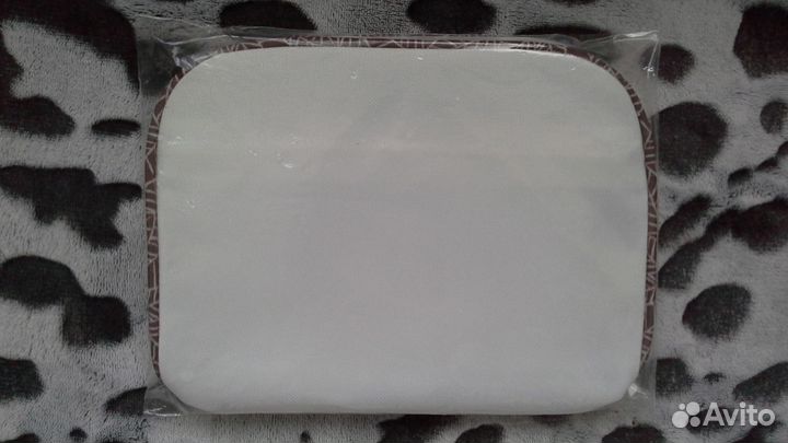 Косметичка-пенал новая от Ив Роше