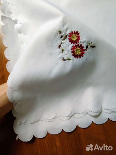 Скатерть и салфетки новые