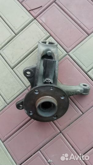 Ступица передняя правая Peugeot 107