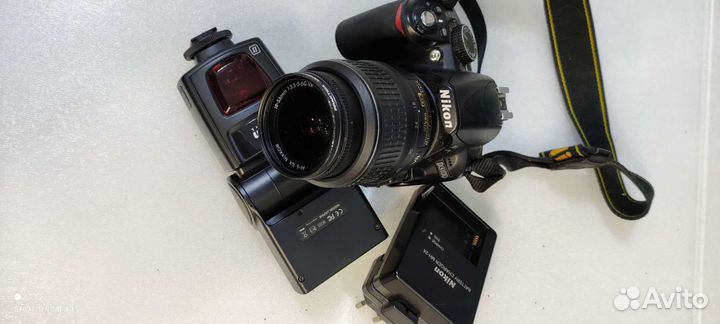 Зеркальный фотоаппарат Nikon D3100 + вспышка Mark2