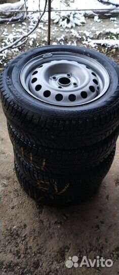 Продам комплект колес 175/65R14