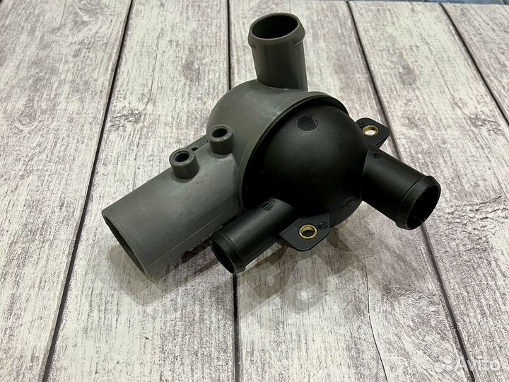 Корпус водяного распределителя Mercruiser