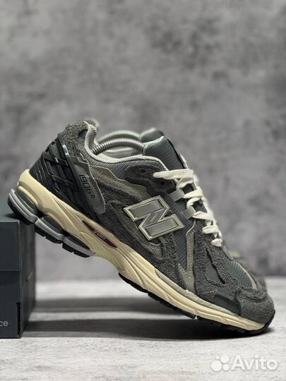 Стильные кроссовки New Balance 1906