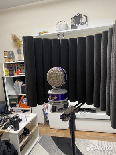 Студийный конденсаторный микрофон