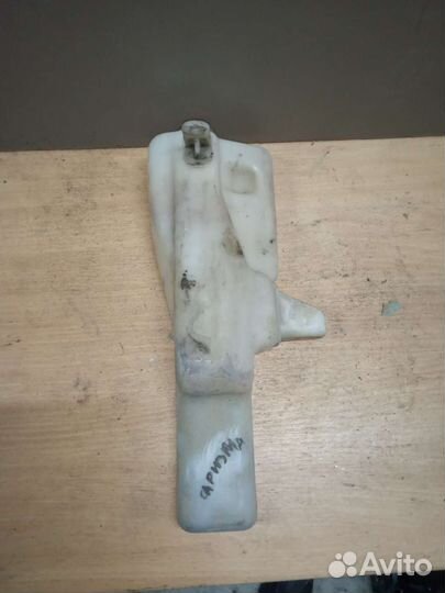 Расширительный бачок Mitsubishi carisma митсубиси